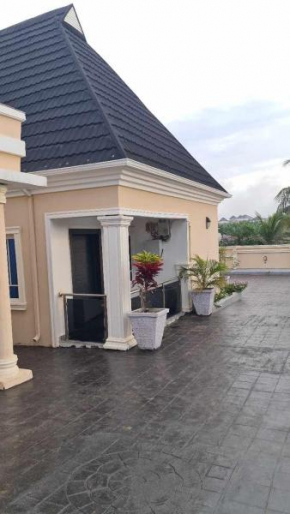 IBADAN LUXURY APARTMENT